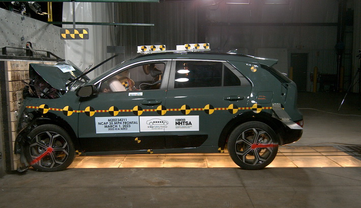 NHTSA crash test of the 2026 Kia Niro