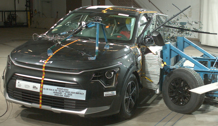 NHTSA Side impact test of the 2026 Kia Niro