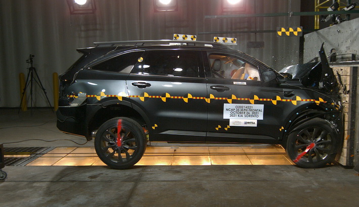 NHTSA crash test of the 2026 Kia Sorento