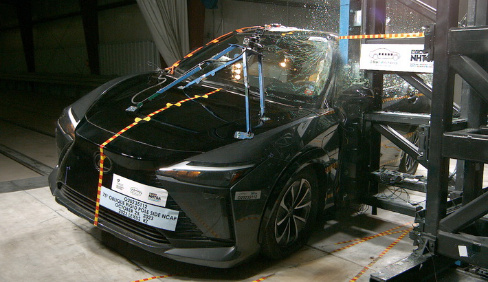 NHTSA Side pole test of the 2026 Lexus Rz 450e Bev