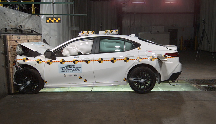 NHTSA crash test of the 2026 Toyota Camry Hybrid