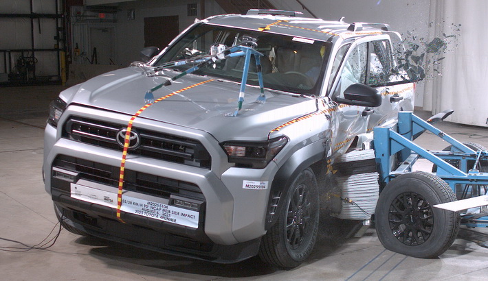 NHTSA Side impact test of the 2026 Toyota 4runner Hybrid