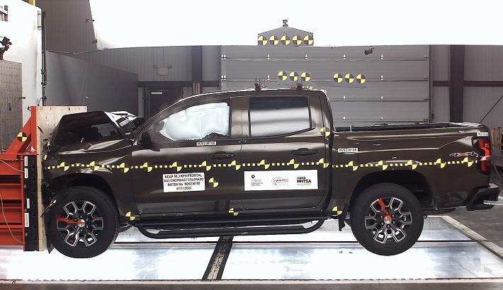 NHTSA crash test of the 2026 Chevrolet Colorado
