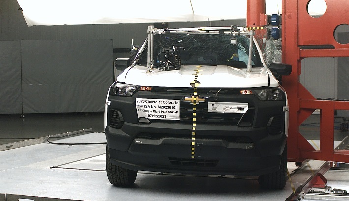 NHTSA Side pole test of the 2026 Chevrolet Colorado