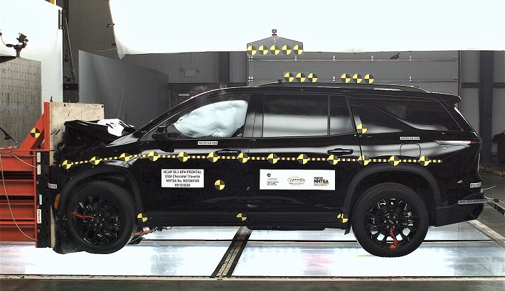 NHTSA crash test of the 2026 Chevrolet Traverse