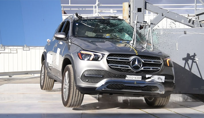NHTSA Side impact test of the 2026 Mercedes-Benz Gle